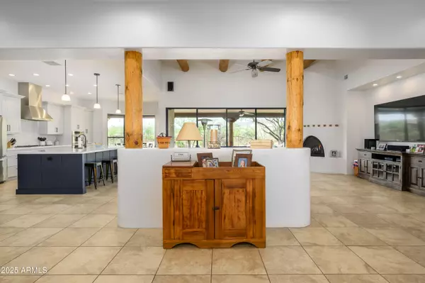 Carefree, AZ 85377,8930 E CAVE CREEK Road