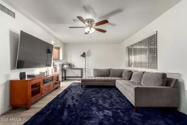 Phoenix, AZ 85021,7126 N 19TH Avenue #182