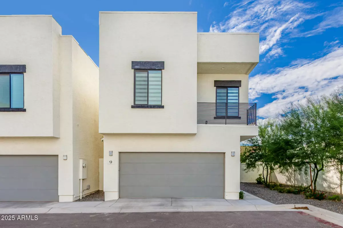 Phoenix, AZ 85022,2030 E MICHIGAN Avenue #9