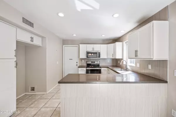 Chandler, AZ 85286,1574 W MAPLEWOOD Street