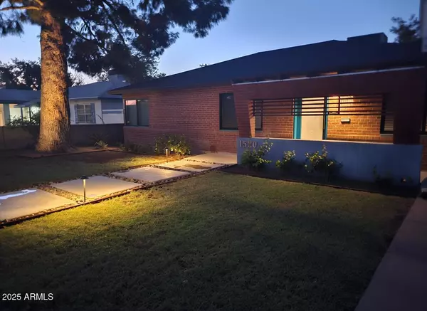 Phoenix, AZ 85015,1520 W BERRIDGE Lane