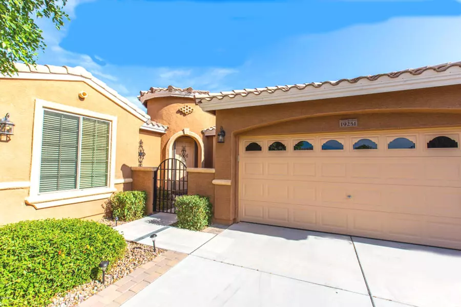 19251 W PASADENA Avenue, Litchfield Park, AZ 85340