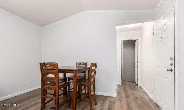 Phoenix, AZ 85009,2605 W VAN BUREN Street #137