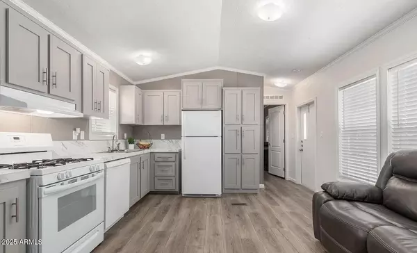2605 W VAN BUREN Street #137, Phoenix, AZ 85009