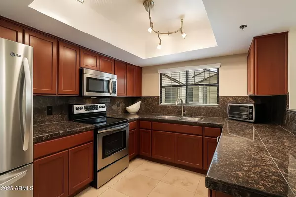 Phoenix, AZ 85018,5104 N 32ND Street #208