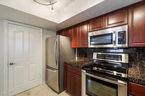 Phoenix, AZ 85018,5104 N 32ND Street #208