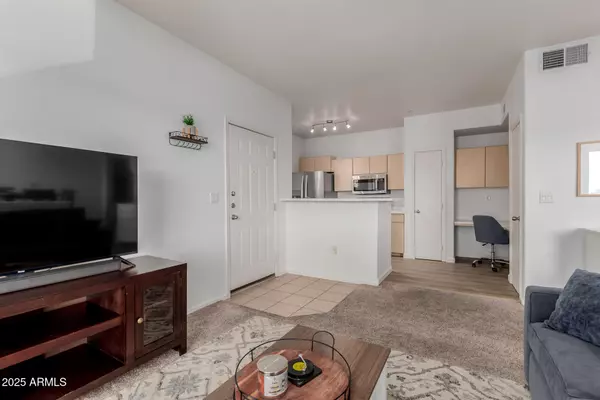 Phoenix, AZ 85022,1720 E THUNDERBIRD Road #2118