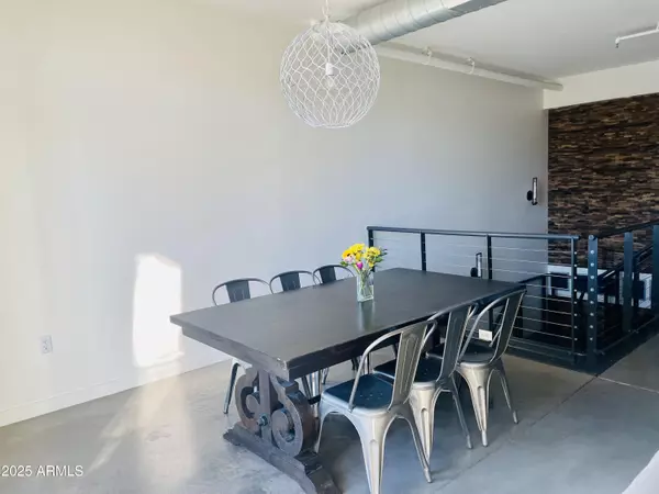 Phoenix, AZ 85004,1326 N CENTRAL Avenue #303