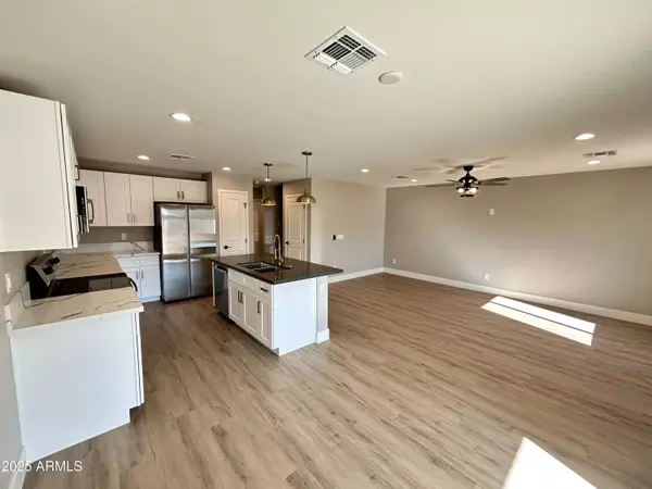 Phoenix, AZ 85041,833 W Dobbins Road
