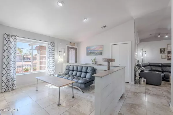 Mesa, AZ 85207,1321 N ROWEN --