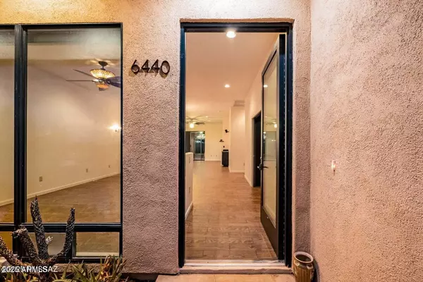 Tucson, AZ 85718,6440 N MESA VIEW Drive