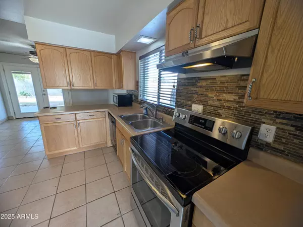 Phoenix, AZ 85032,2810 E WILLOW Avenue