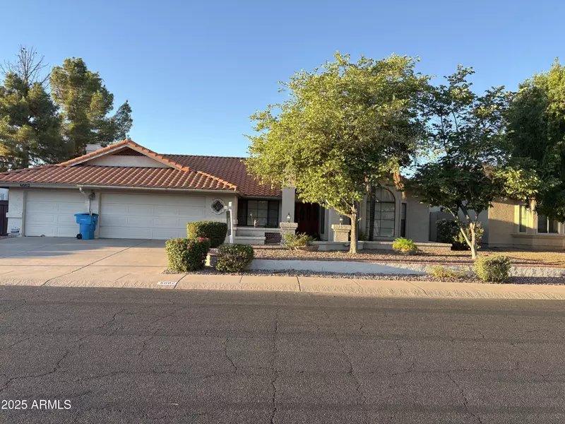 6002 E WINCHCOMB Drive, Scottsdale, AZ 85254