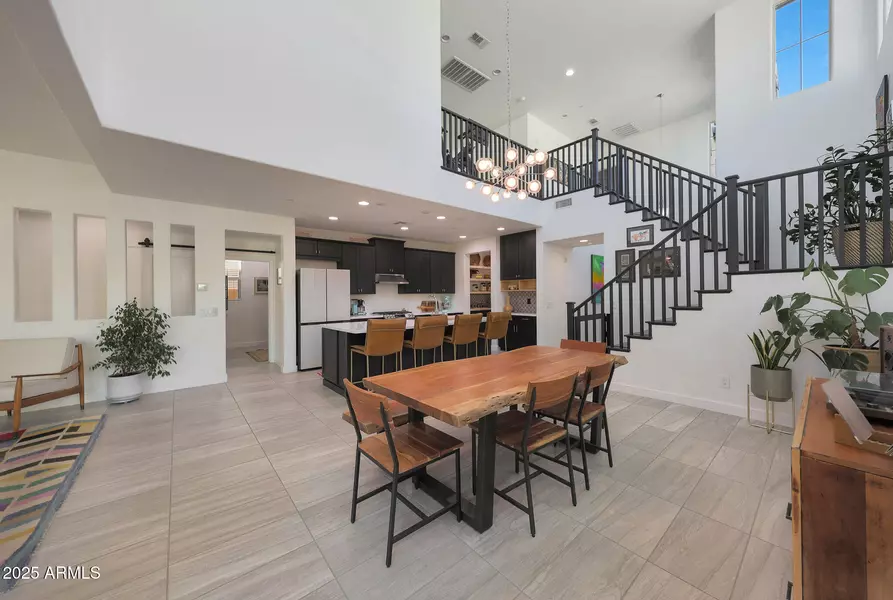 12110 W DALE Lane, Peoria, AZ 85383