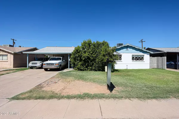 2936 W LARKSPUR Drive, Phoenix, AZ 85029
