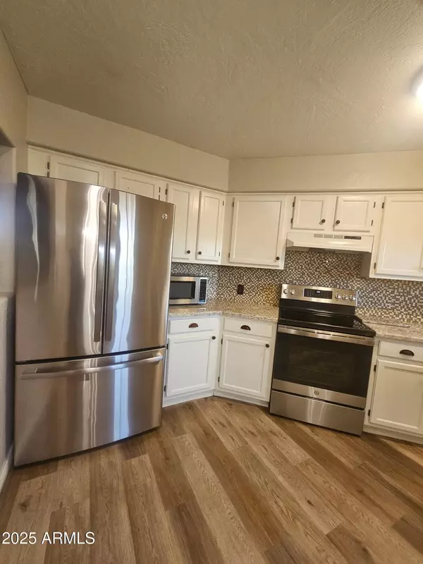 Phoenix, AZ 85032,13035 N 34TH Street #11