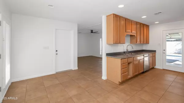 Scottsdale, AZ 85257,6502 E OAK Street