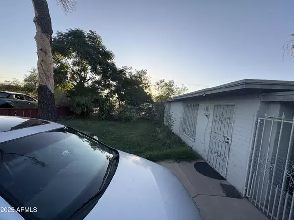 Phoenix, AZ 85041,1548 W ROESER Road