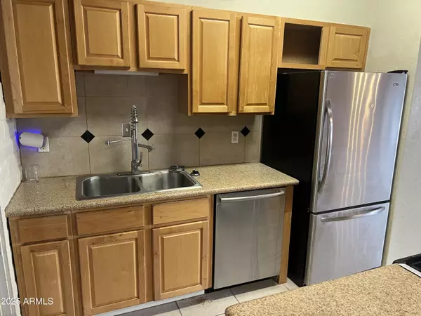 Tucson, AZ 85712,1303 N ROBERTS Way