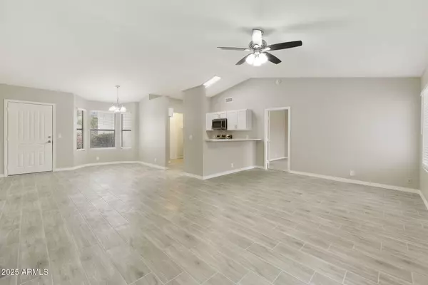 Glendale, AZ 85303,8120 W KRALL Street