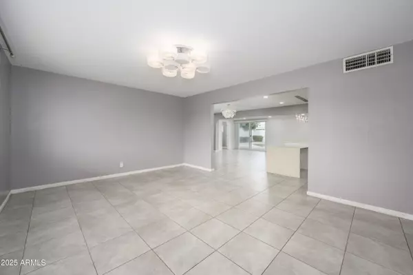 Scottsdale, AZ 85257,6814 E BELLEVIEW Street