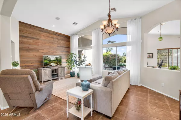 San Tan Valley, AZ 85143,695 W HOLSTEIN Trail
