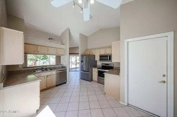 Chandler, AZ 85249,6926 S OAKMONT Drive