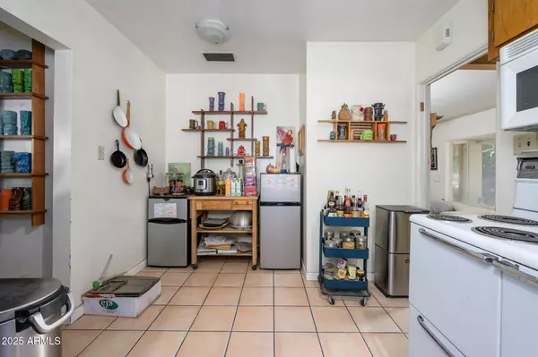 Phoenix, AZ 85008,4222 E VERNON Avenue