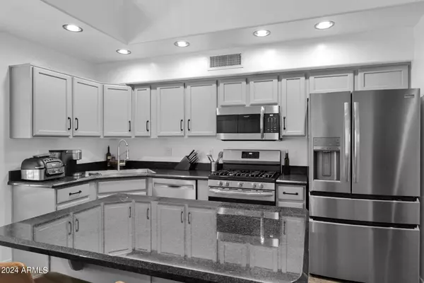 Phoenix, AZ 85018,3432 E LANCE Lane