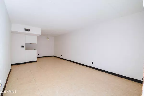 Phoenix, AZ 85018,3416 N 44th Street #8