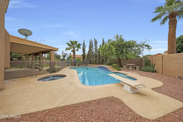Tempe, AZ 85284,8938 S FOREST Avenue