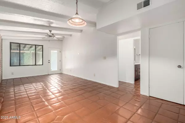 Phoenix, AZ 85018,3066 N 32ND Street #362