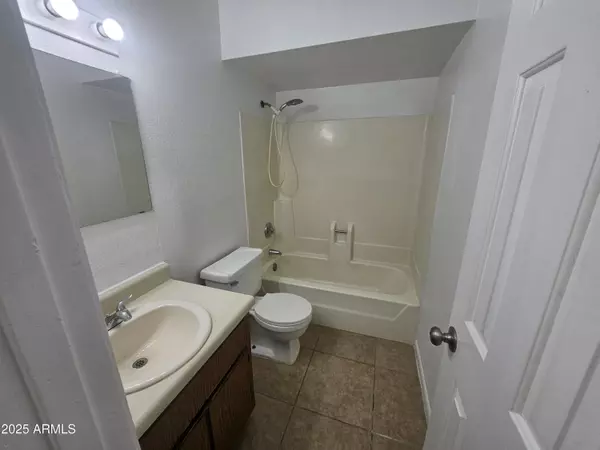 Phoenix, AZ 85032,2801 E MONTE CRISTO Avenue #101