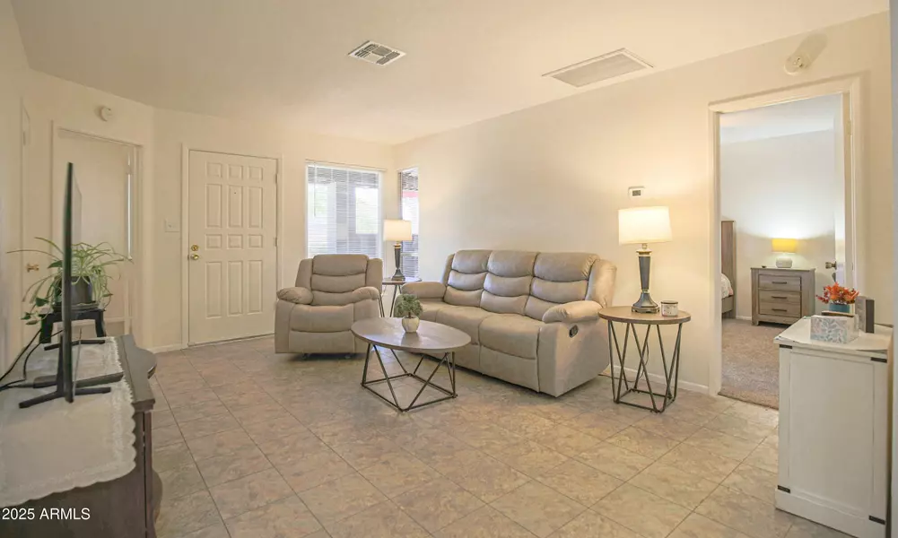 10815 W NORTHERN Avenue #102, Glendale, AZ 85307