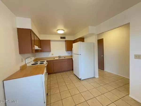 Sierra Vista, AZ 85635,4221 PLAZA ORO LOMA -- #A