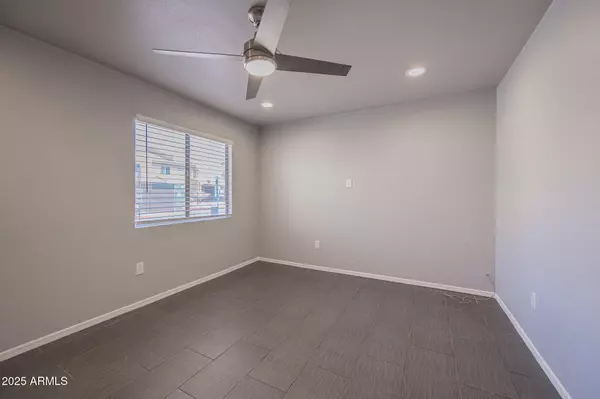 Phoenix, AZ 85042,3511 E BASELINE Road #1050
