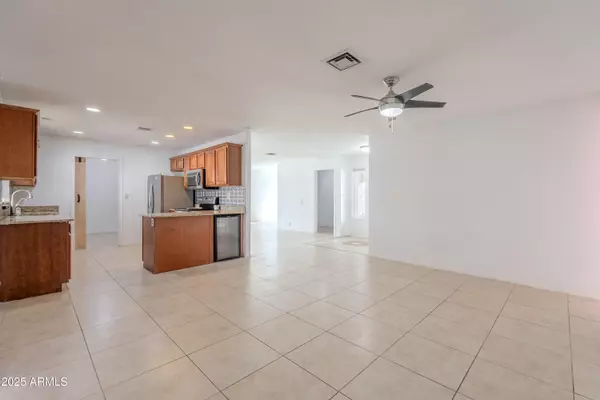 Phoenix, AZ 85051,2826 W NORTHVIEW Avenue