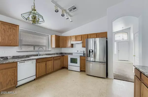 Maricopa, AZ 85138,21098 N alexis Avenue