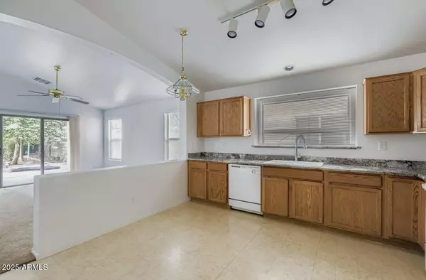 Maricopa, AZ 85138,21098 N alexis Avenue