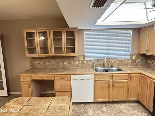 Glendale, AZ 85302,6405 W EVA Street