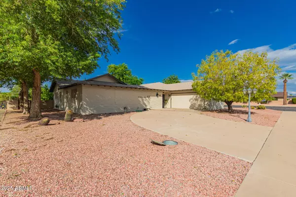 10302 W CHERYL Drive, Sun City, AZ 85351
