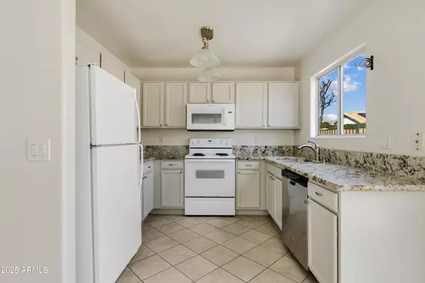 Phoenix, AZ 85027,3072 W SALTER Drive