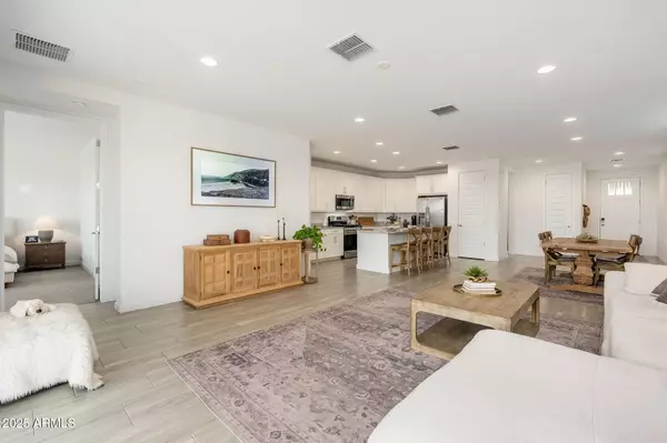 Phoenix, AZ 85085,2179 W BURNSIDE Trail