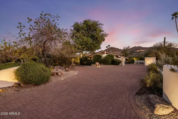 Phoenix, AZ 85028,4629 E SUNSET Drive