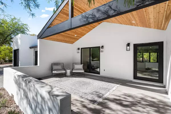 Scottsdale, AZ 85254,5930 E CHARTER OAK Road