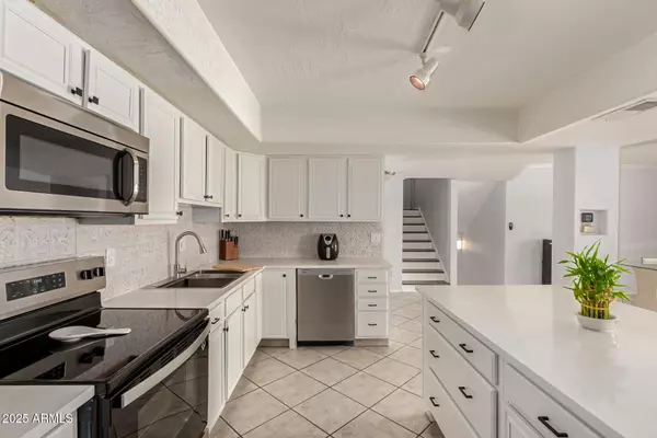 Phoenix, AZ 85053,3455 W Gelding Drive