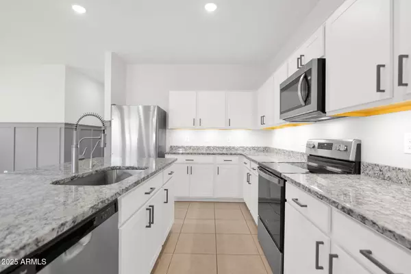 4198 E REYNOLDS Drive, San Tan Valley, AZ 85143