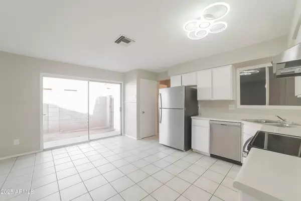 Glendale, AZ 85302,6616 W VOGEL Avenue