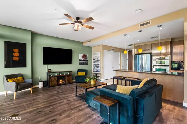 Phoenix, AZ 85003,208 W PORTLAND Street #360