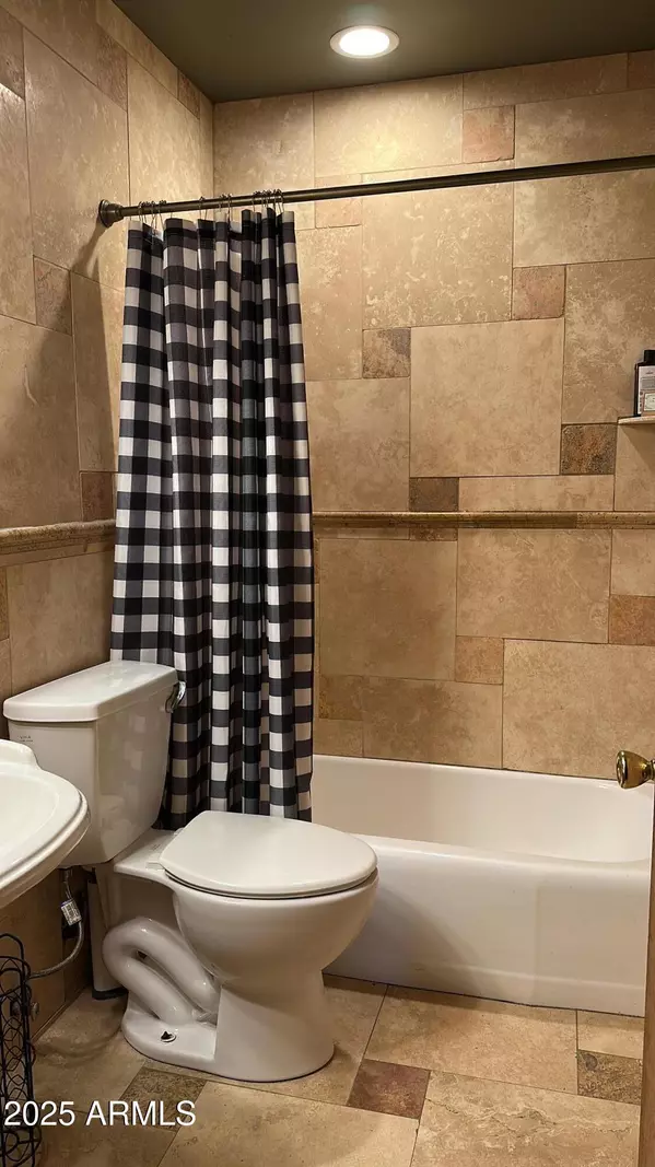 Phoenix, AZ 85029,939 W MERCER Lane